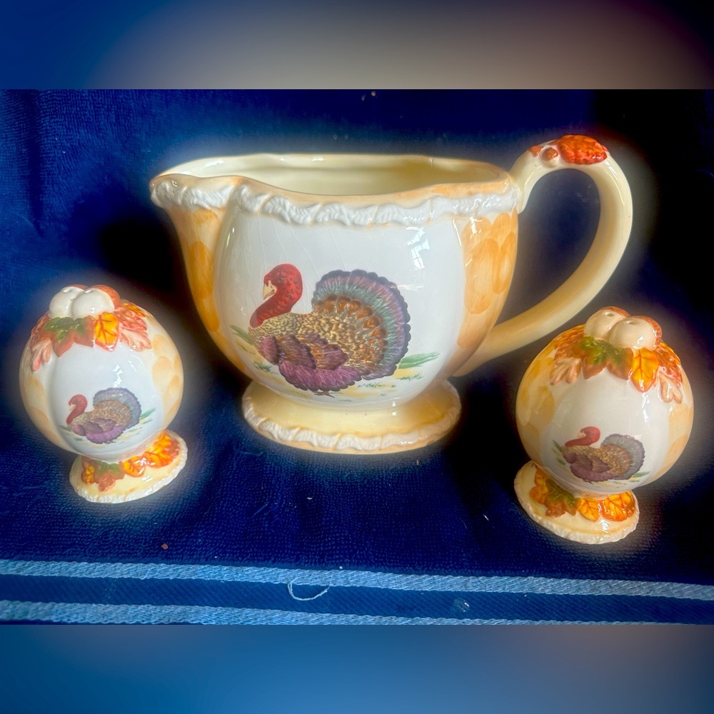 BELLA CASA By Ganz Turkey Gravy Boat Salt & Pepper Shakers 3 Pc Thanksgiving Set